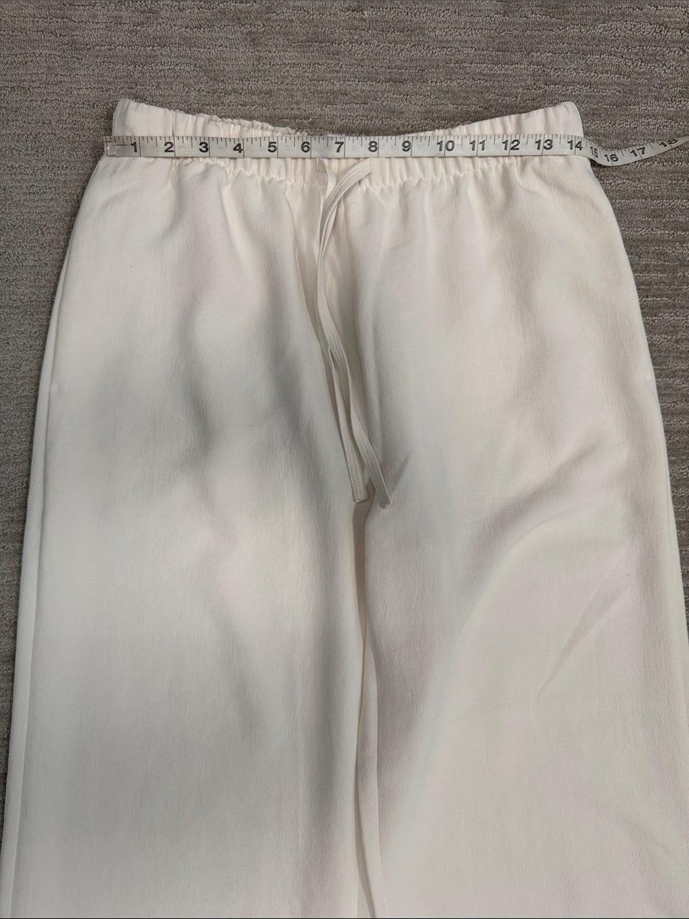 Aritzia NWOT The Lodge Pant Light Crepette Birch Size Medium - Picture 8 of 15